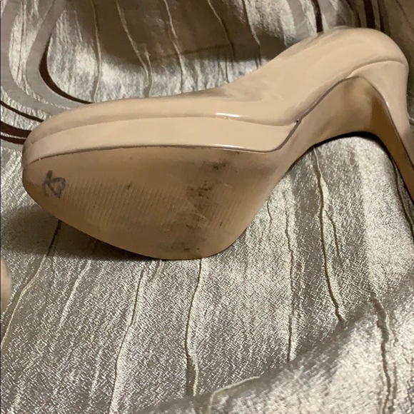 Shoes - Picture 6 of 7